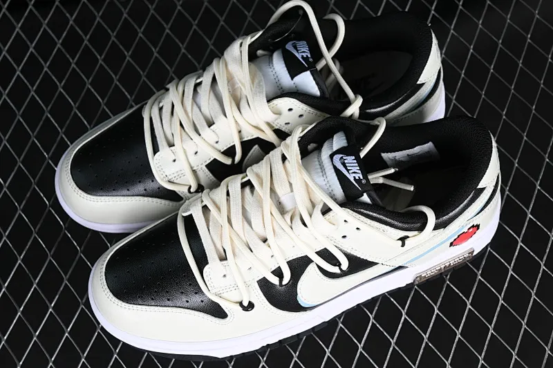 All Categories Nk SB Dunk Series Nk SB Dunk Low Low-top sneakers Customized large box Nk Dunk Low Panda Prank-Reverse Love SB strap low-top casual sneakers CW1590-100